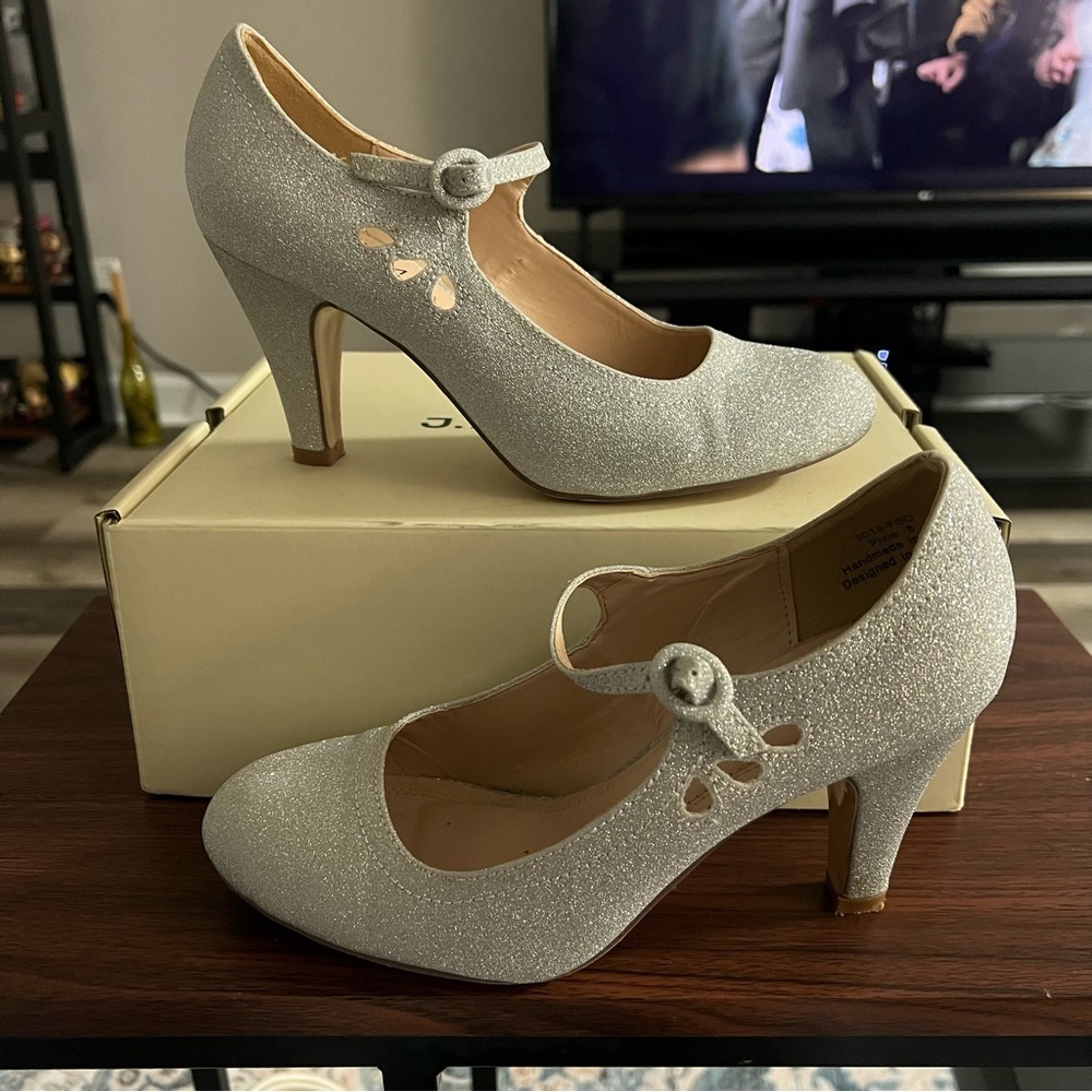 Sparkle Mary Jane Heels in Silver Glitter - Women's Dress Pumps